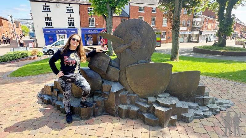 estatua de John Bonham en Redditch homenaje